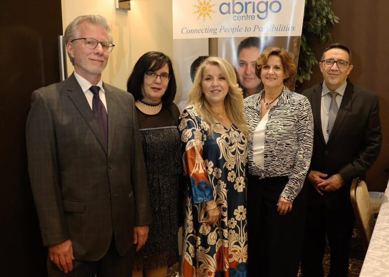 Abrigo’s Fundraising Dinner Inspires Guests to New Heights